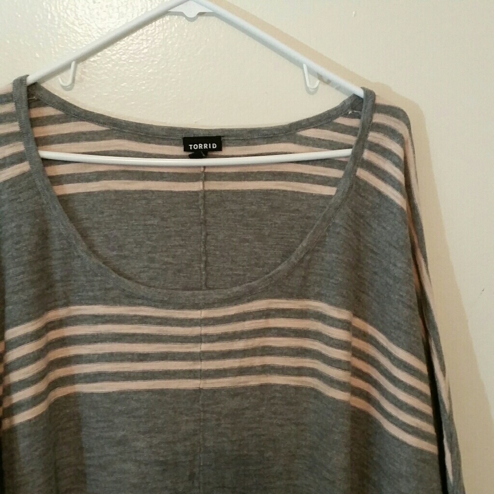 Torrid top - Picture 3 of 6